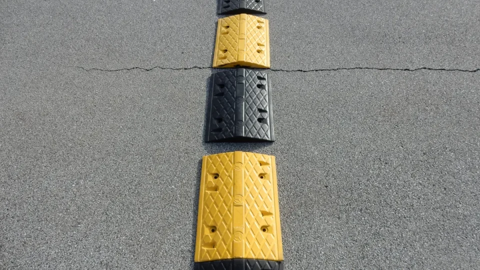 Cestne Ovire   Lezeci Policaj   Mojparking.eu 11