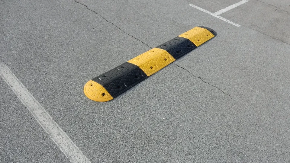 Cestne Ovire   Lezeci Policaj   Mojparking.eu 2