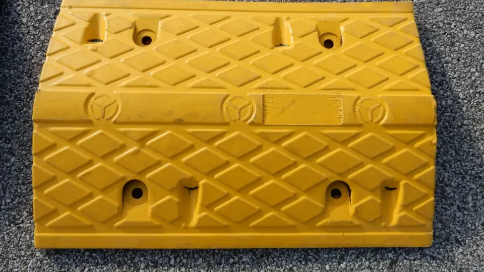 Cestne Ovire   Lezeci Policaj   Mojparking.eu 4